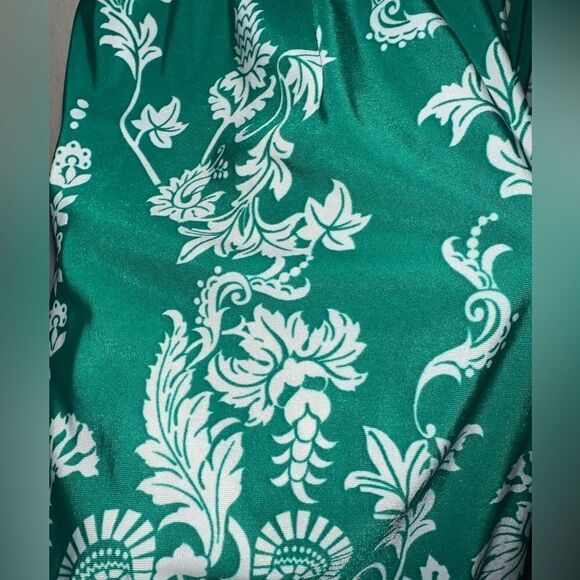 CHARLOTTE RUSSE TOP Size LARGE- GREAT CONDITION - Picture 4 of 5